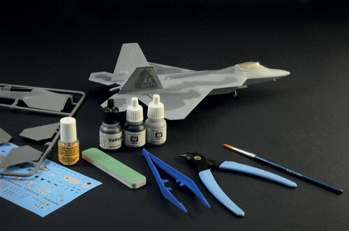 F-22 RAPTOR 1/72 STARTER SET ITALERI