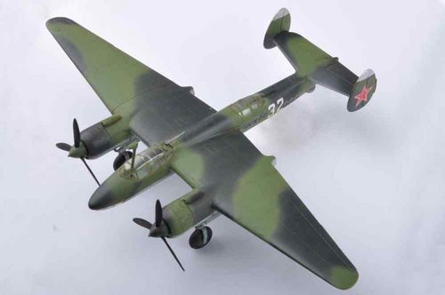 TUPOLEV TU-2  1/72 HOBBYBOSS